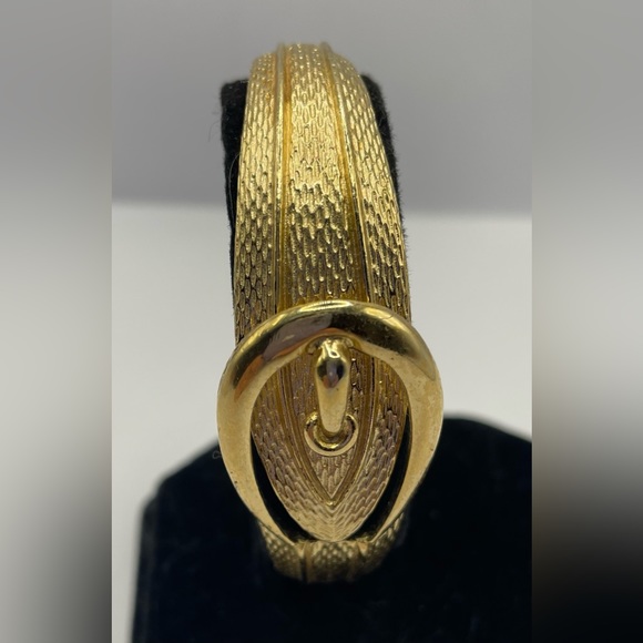 3 for $30 Vintage 80s Signed Avon Gold Tone Belt Buckle Hinged Clamper Bracelet - Picture 9 of 11